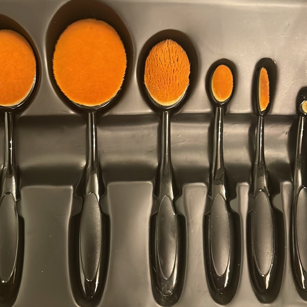 InnovaGoods Oval makeup brush set - Picture 3 of 7